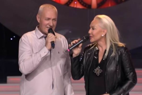 Lepa Brena s bratom.jpg