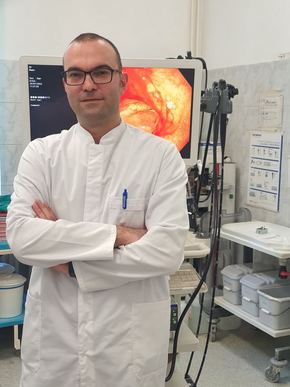 Dr Dušan Popović naša fotka copy.jpg