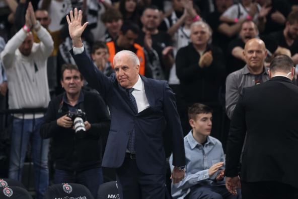 košarkaši Partizana na utakmici Evrolige protiv Olimpijakosa (2).JPG