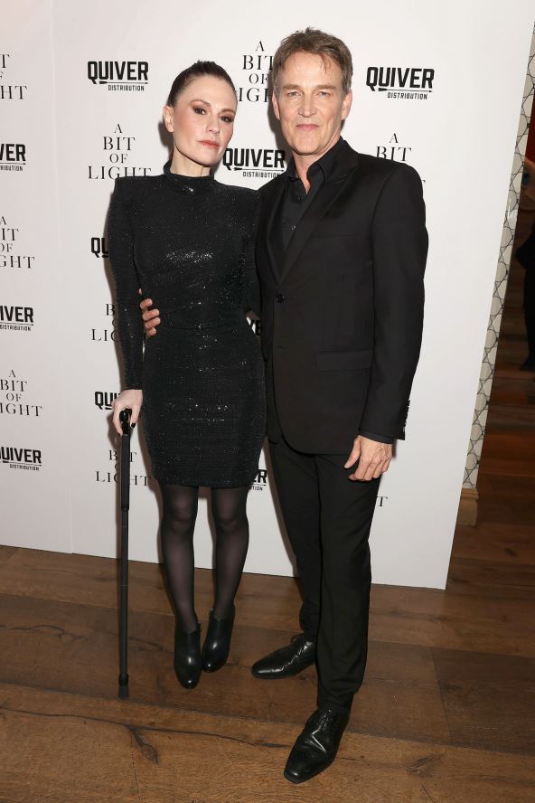 ana pakvin sa stapom na crvenom tepihu