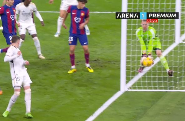 Real Barselona gol linija var(1).jpg