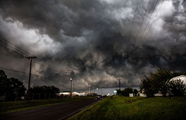 Ka Balkanu juri olujni ćelijski oblak! Dramatično upozorenje meteorologa, očekuje se katastrofa