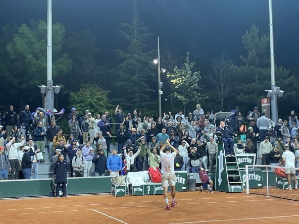 Navijačke pesme Partizana na Rolan Garosu zbog Kecmanovića i Lajovića