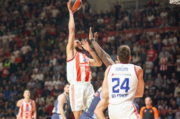 KK Crvena zvezda vs KK Alba Berlin (4).jpg