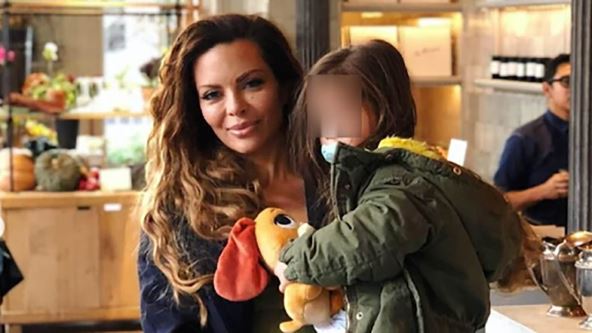 Nikolina Pišek sa ćerkom Unom Sofijom