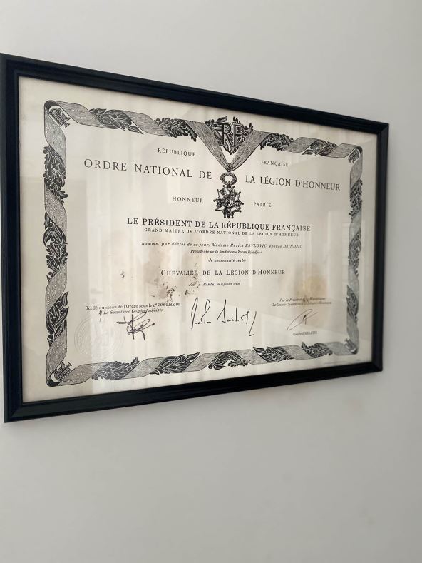 Fondacija dr Zoran Djindjic, Zoran Djindjic, biblioteka (9).jpg