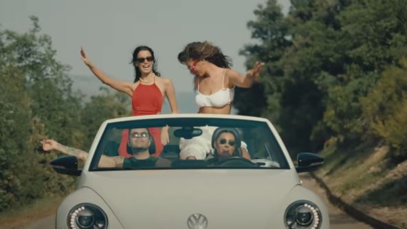 kadar iz spota za pesmu Normalna Mie Borisavljević