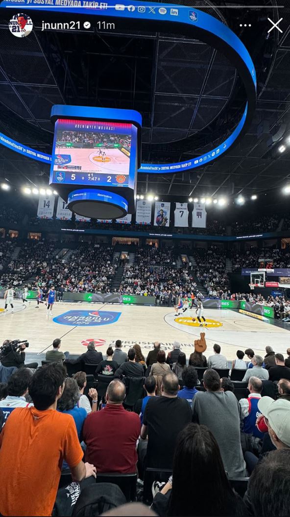 Džejms Naneli na utakmici u Istanbulu.jpg