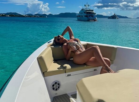Ivana Nikolić slike u kupaćem sa Kariba