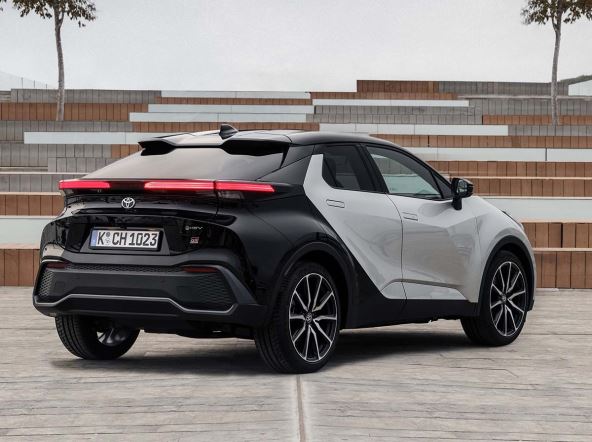 toyota-c-hr-grs.jpg