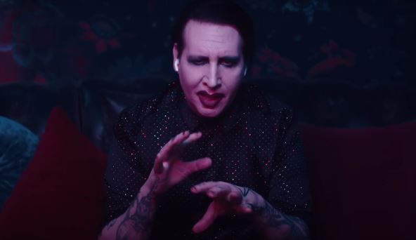 Merilin Menson je navodno zlostavljao i članove benda i majku