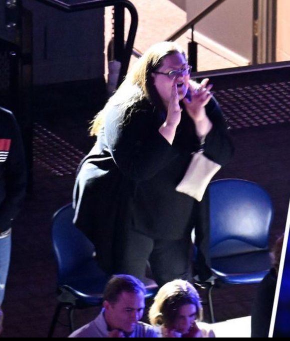 Zverev žena koja urla