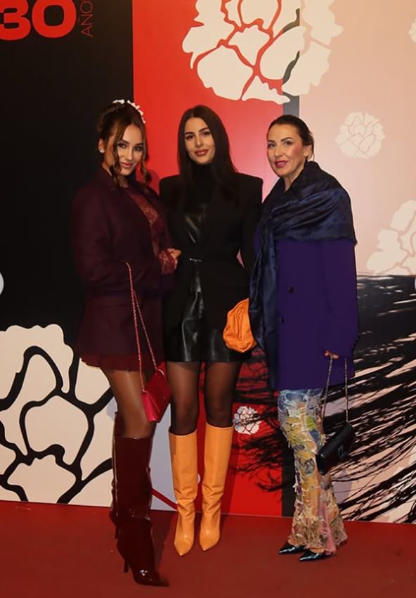 Vanja Gudelj, Anastasija Ražnatović i Olivera Gudelj na modnoj reviji u Španiji