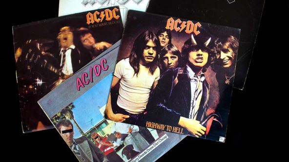 AC DC (2).jpg