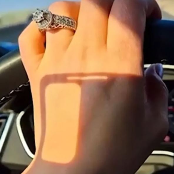 Aleksandra Mladenović verenički prsten