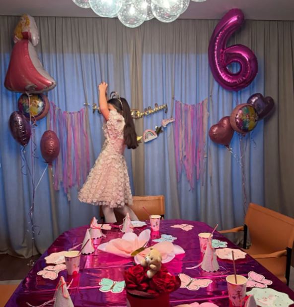 ćerka Jelisavete Orašanin slavi rođendan u kući