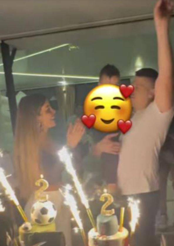 Jelena i Sloba Radanović slave sinu Damjanu rođendan.jpg