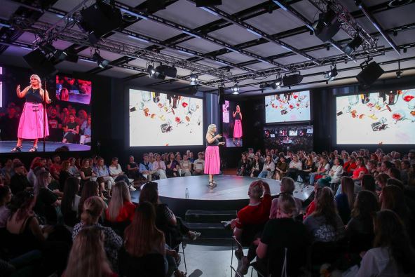 2 Atmosfera Dana komunikacija, foto Matija Habljak PIXSELL copy.jpg