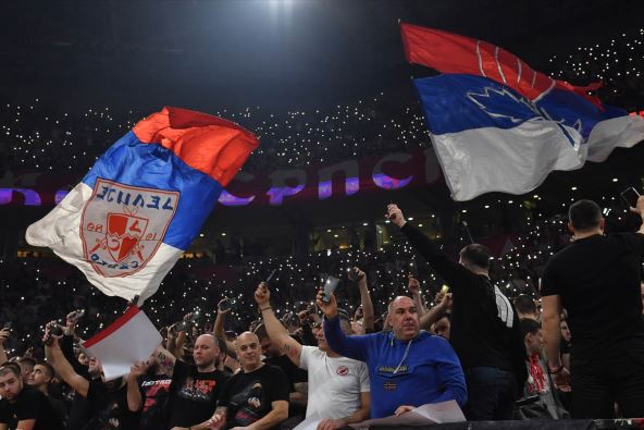 Navijači Crvene zvezde protiv Žalgirisa (3).jpg
