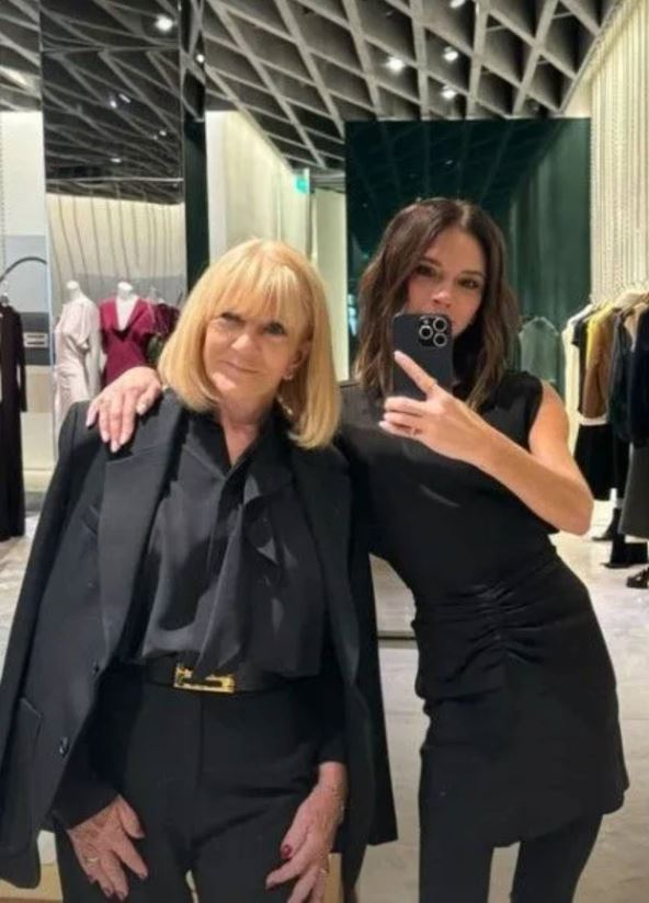 Viktorija Bekam sa majkom