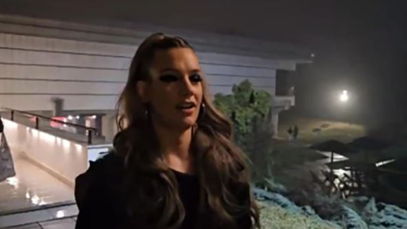 sestra Mimi Mercedes ispred RTS-a