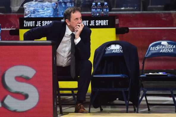 Danijel Jusup sedi na klupi