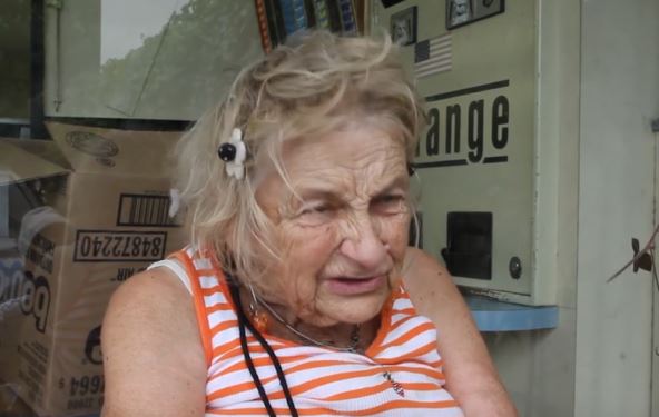 Mimi, beskućnica kojoj je glumac platio stan