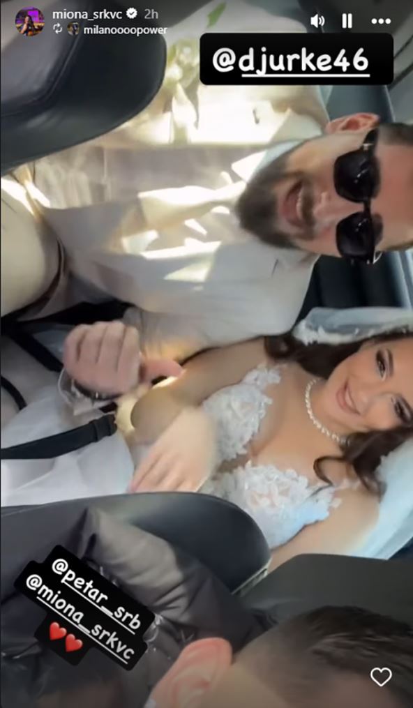 Miona Srećković u venčanici sa mladoženjom u autu