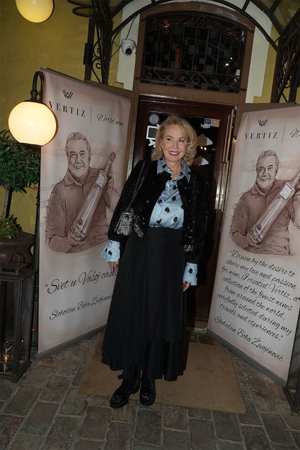 Lepa Brena (2).jpg