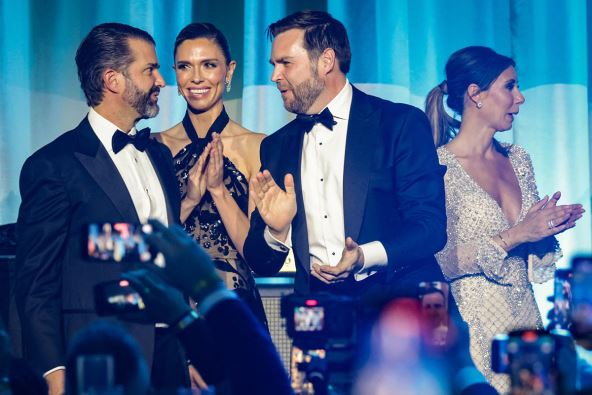 Donald Tramp Junior i Betina Anderson na svečanosti