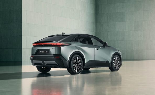 2025 TOYOTA C-HR+ 02 copy.jpg