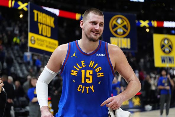 Nikola Jokić (1).jpg