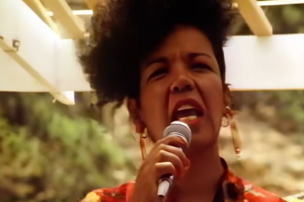 Loalva Braz Vijeira u spotu za pesmu Lambada