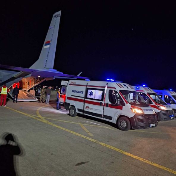 Avion iz Kočana stigao u Beograd (2).jpg