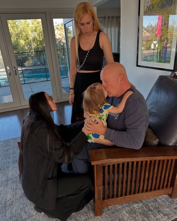 Brus Vilis sa unukom