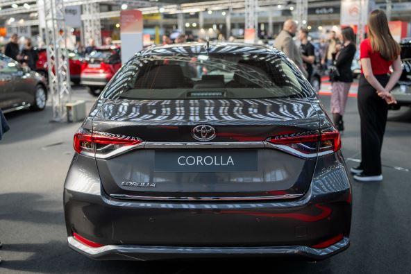 Toyota Corolla (4).jpg