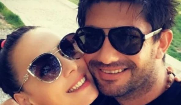 ivana stanić i Miljan Mrdaković poziraju nasmejani