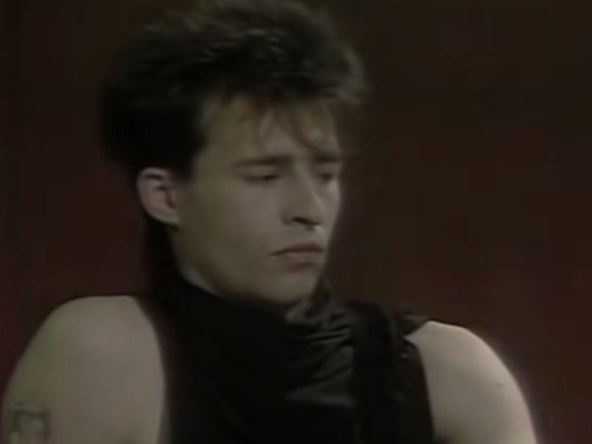 Davor Tolja u spotu grupe Denis i Denis