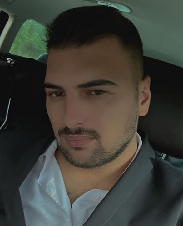 Mahir Petrović u kolima