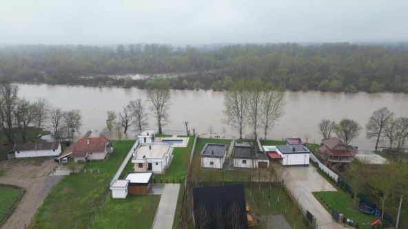 Raste vodostaj reke Drine 6.jpg