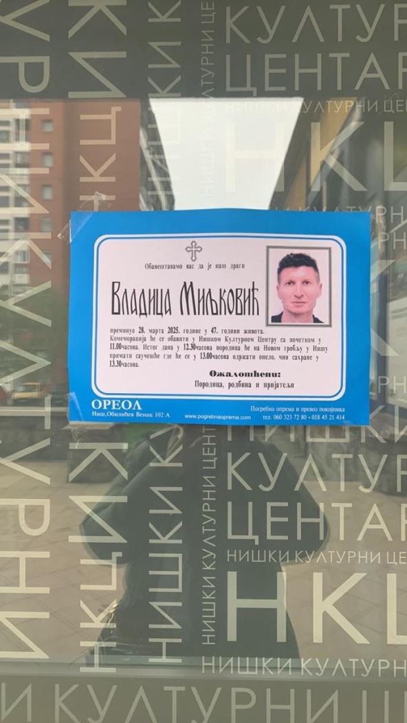 Vladica Miljković, umrlica na vratima Kulturnog centra u Nišu