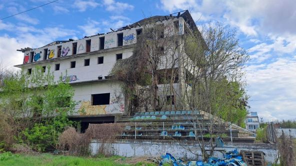 Nedovršeni hotel na Zvezdari