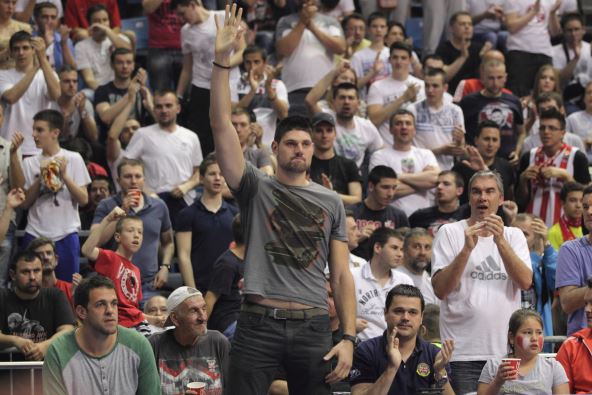 Nikola Vučević na utakmici Crvene zvezde