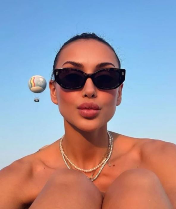 Emina Jahović u toplesu