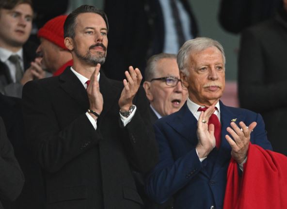 Sten Krenke i Džoš Krenke u loži stadiona Arsenala