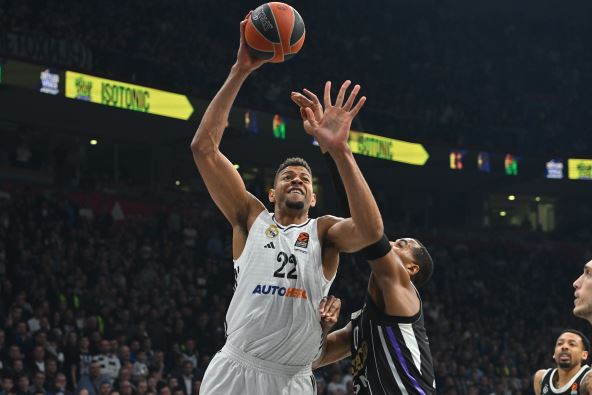 Valter Tavares utišao Arenu