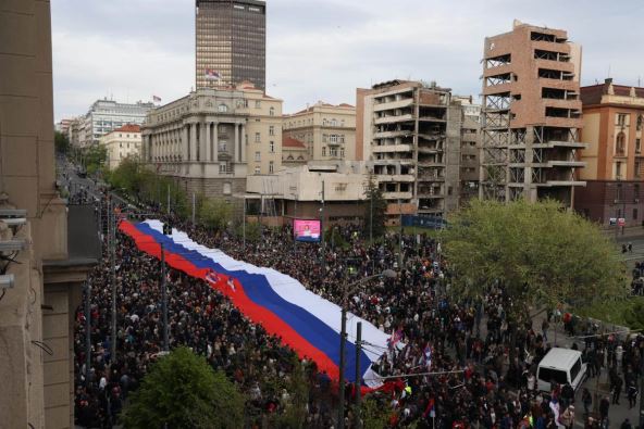 RAZVUČENA NAJDUŽA ZASTAVA SRBIJE IKADA (1).jpg