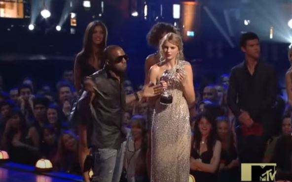 Kanje Vest prekida dodelu nagrada Tejlor Svift na MTV VMA 2009.