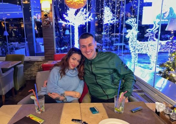 Dunja Ilić sa bratom u restoranu
