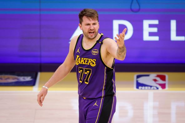Luka Dončić se svađa na utakmici